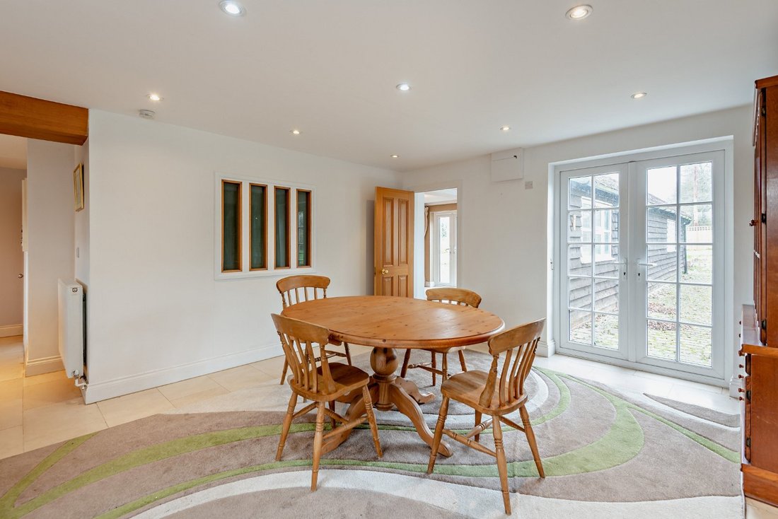 House in Billingshurst, England 5 - 17645275