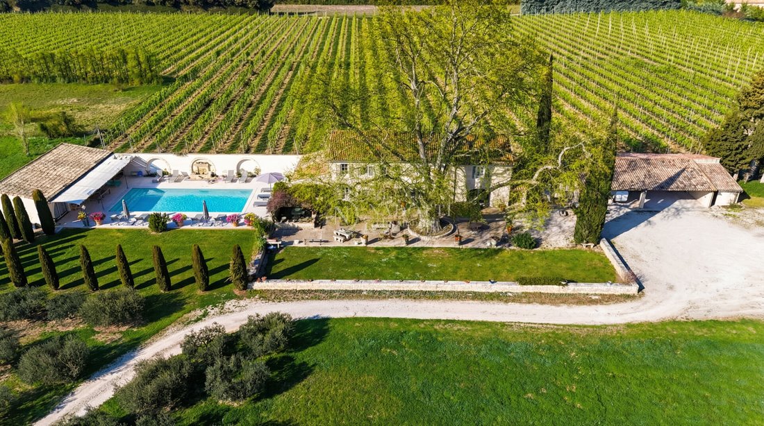House in Cavaillon, Provence-Alpes-Côte d'Azur, France 1 - 15735872