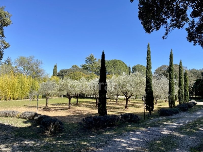 House in Jouques, Provence-Alpes-Côte d'Azur, France 2 - 17646904