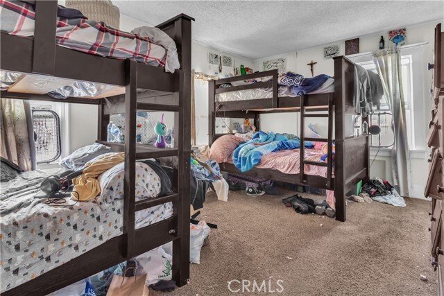 Los Angeles, California, United States 5 - 17647609