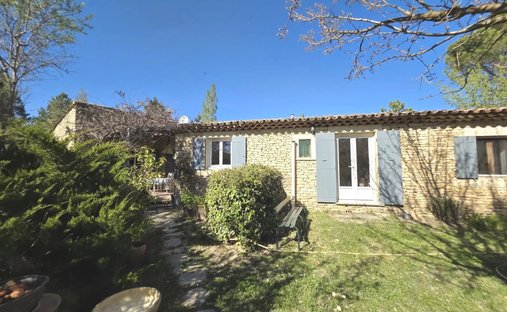 Country House in Gordes, Provence-Alpes-Côte d'Azur, France 1