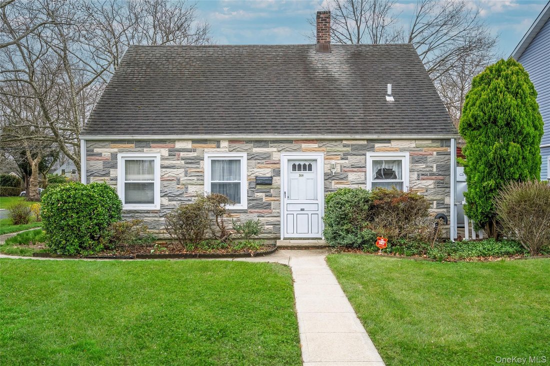 House in Carle Place, New York, United States 1 - 17647735