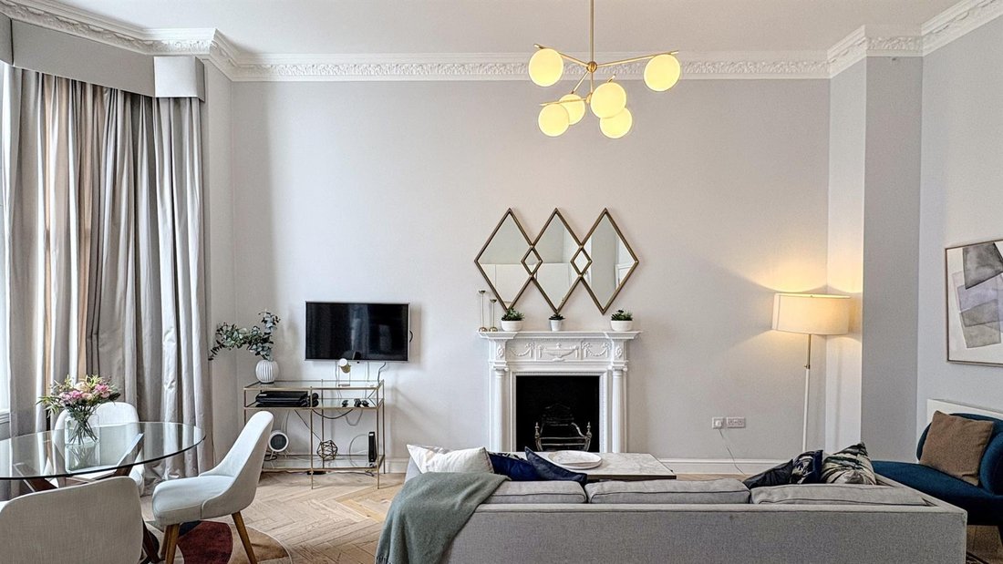 Apartment in Earls Court, Kensington And Chelsea, England 3 - 17653882
