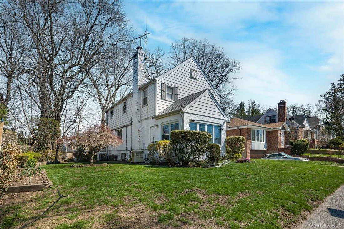 House in New York, New York, United States 4 - 17653816