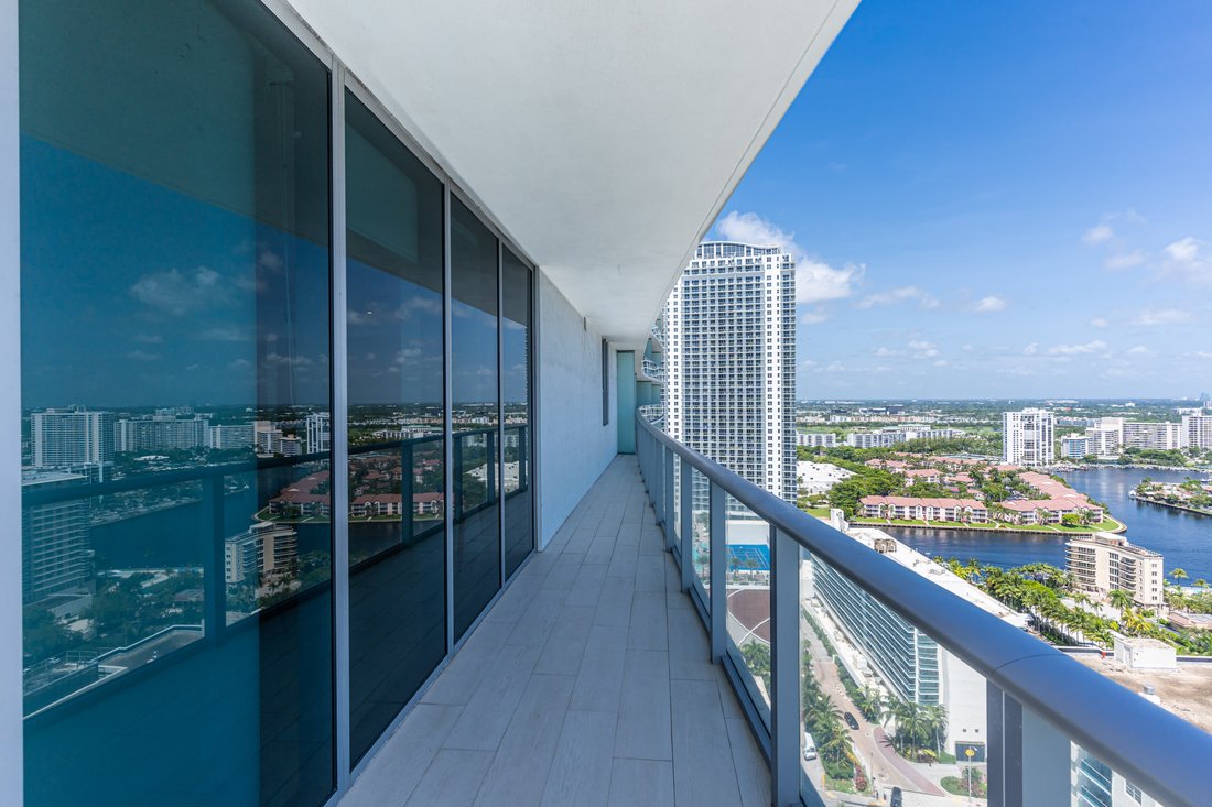 Condo in Hallandale Beach, Florida, United States 4 - 17647638