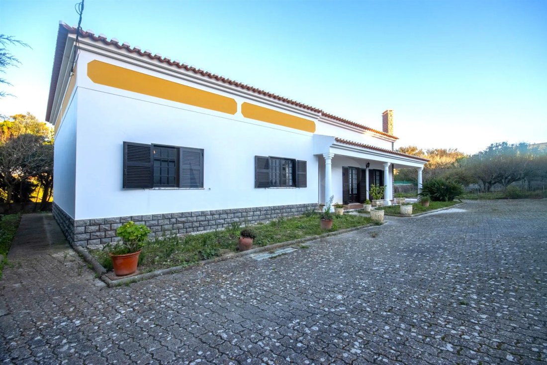 Villa in Atouguia da Baleia, Leiria District, Portugal 2 - 17652654
