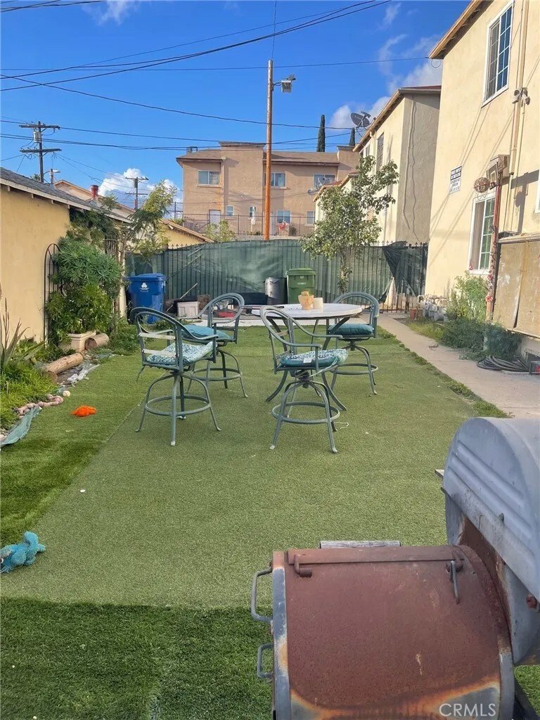 Los Angeles, California, United States 5 - 17649182