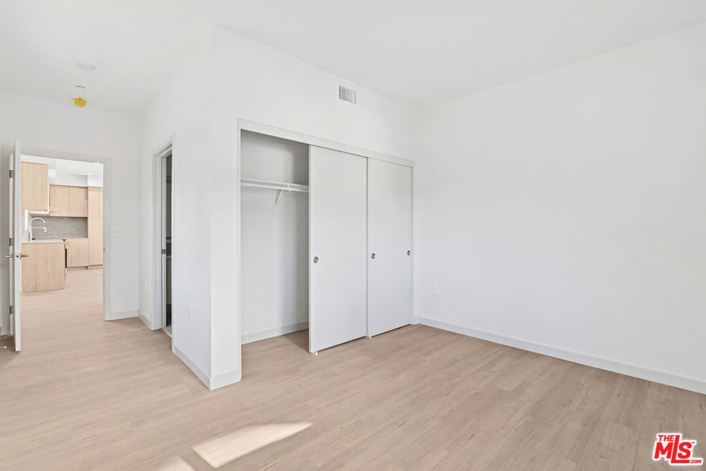 Los Angeles, California, United States 3 - 17648244