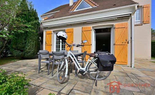House in Vieux Village-Murs du Parc, Marolles-en-Brie, France 1