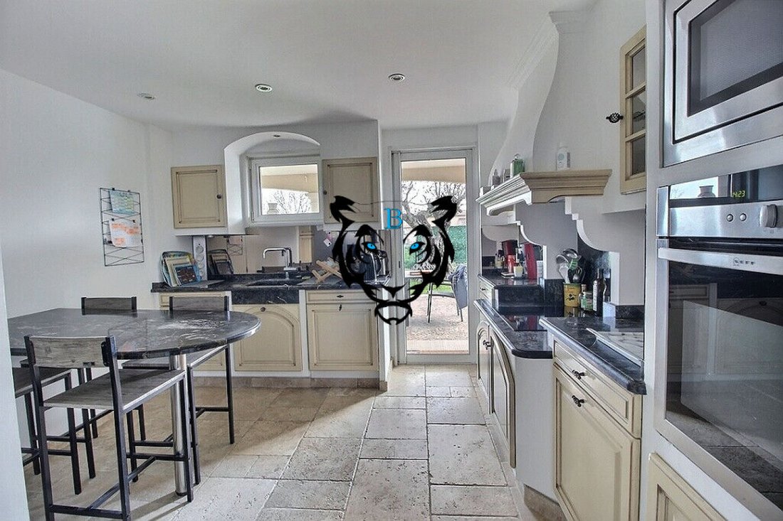 House in Partie Nord-Ferrieres-Cadenades-Rouviere, Le Muy, France 4 - 17652331