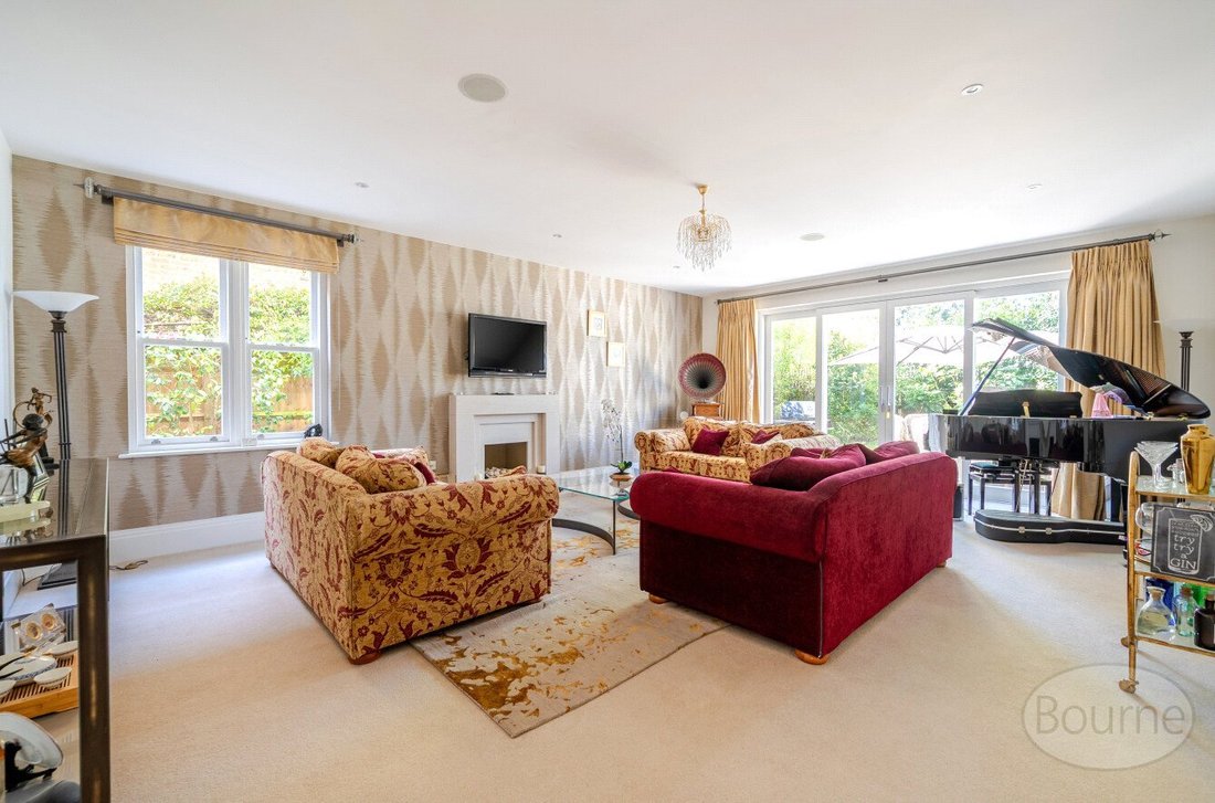 House in Fairmile, Elmbridge, England 4 - 17648084