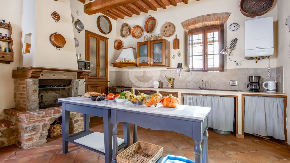 Estate in Laterina Pergine Valdarno, Tuscany, Italy 2 - 17648550
