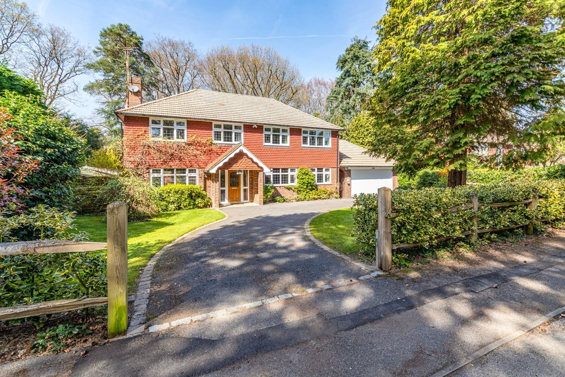 House in Sheerwater, Woking, England 1 - 17645248