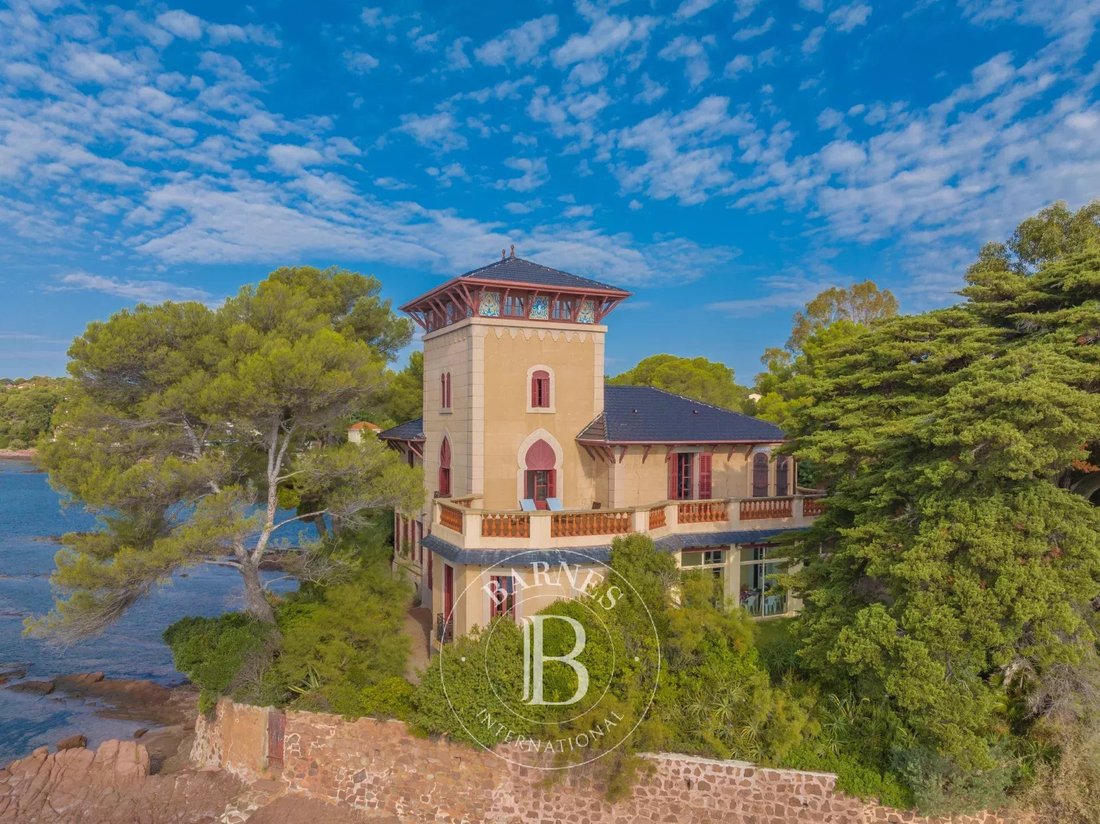 Villa in Boulouris, Saint-Raphaël, France 2 - 17645618