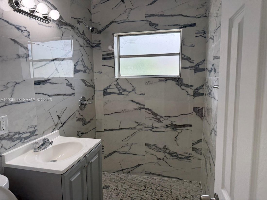 Apartment in Miami, Florida, United States 5 - 17648409