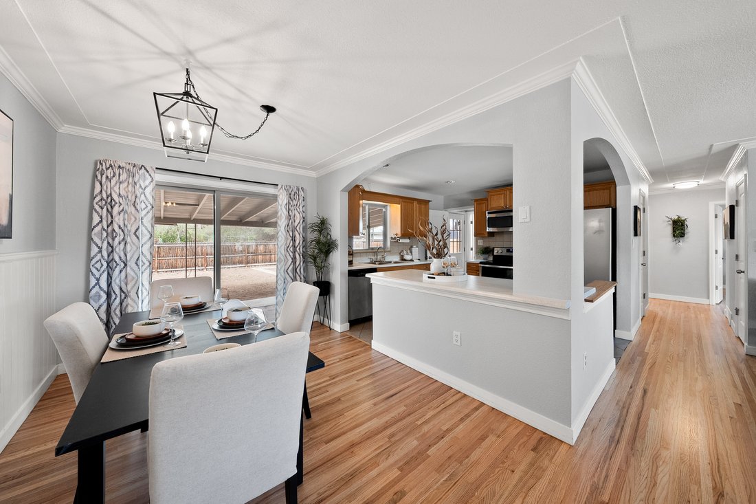 Lakewood, Colorado, United States 3 - 17647345