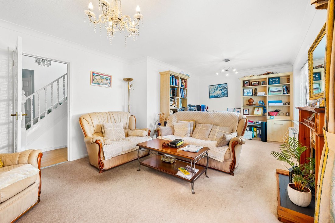 House in Burgess Hill, England 2 - 17646881