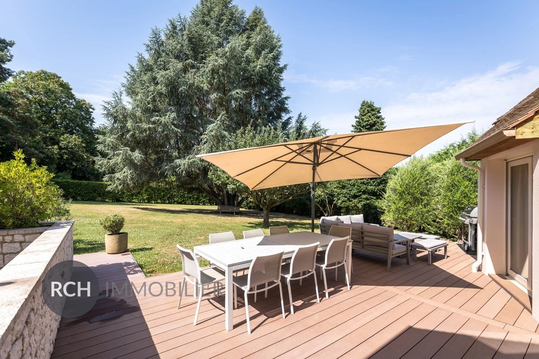 House in Bazoches-sur-Guyonne, Ile-de-France, France 4 - 17653847