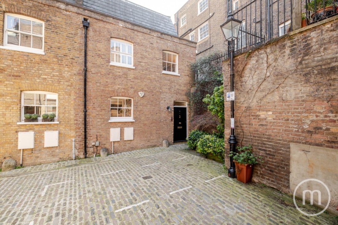 House in Fitzrovia, Camden, England 1 - 17648050