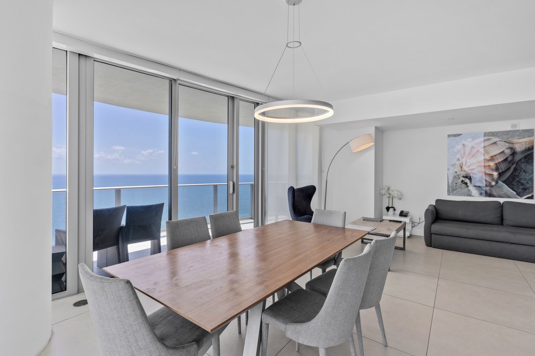 Condo in Hallandale Beach, Florida, United States 1 - 17647638