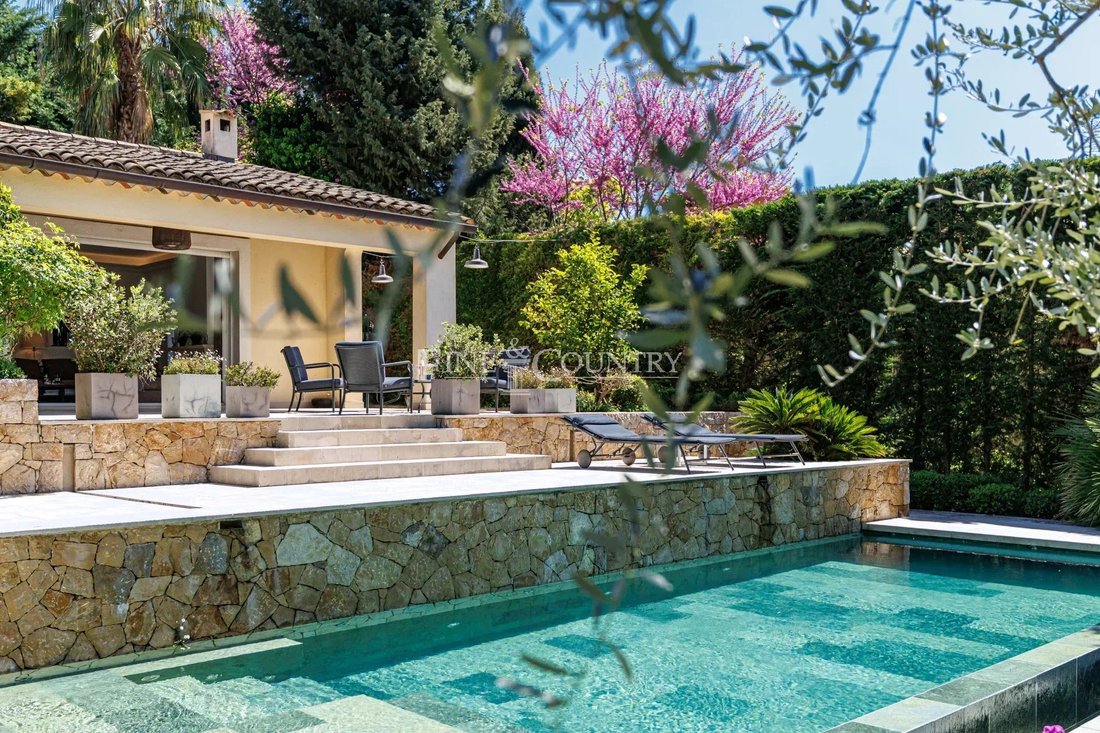 Villa in Mougins, Provence-Alpes-Côte d'Azur, France 2 - 17645141