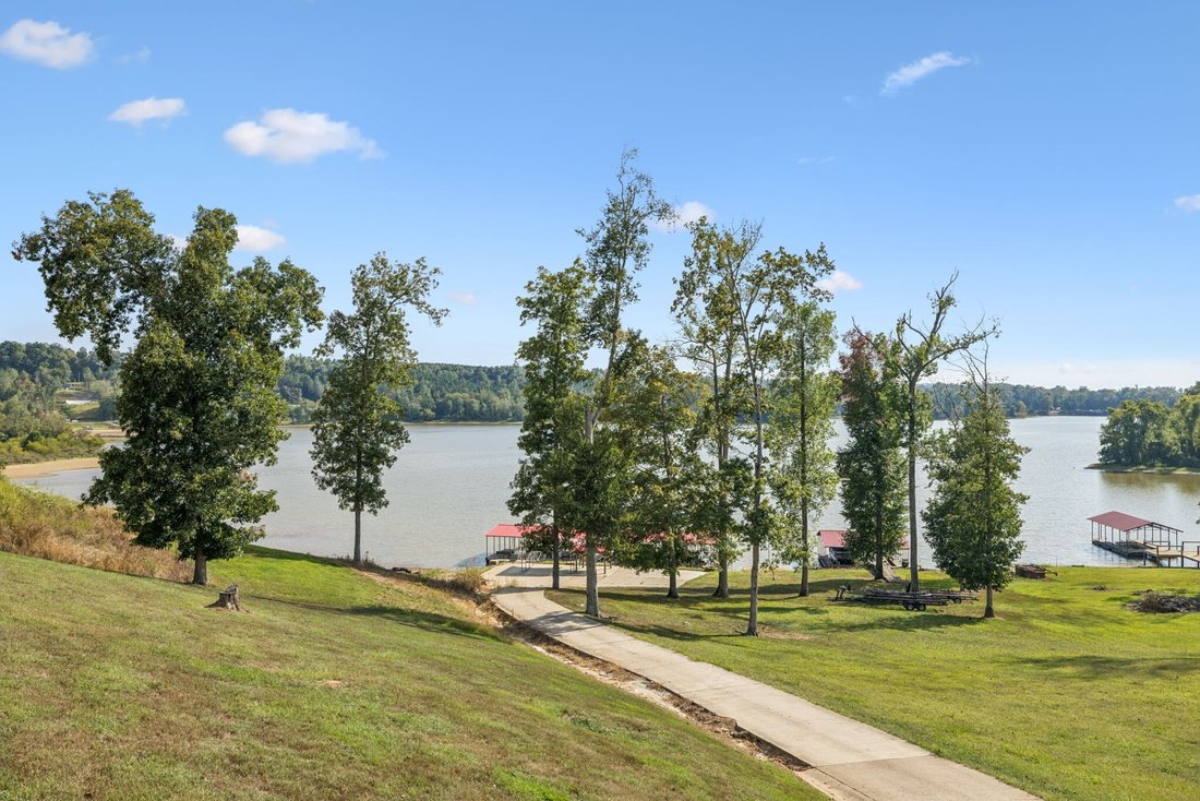 House in Lobelville, Tennessee, United States 2 - 17645854