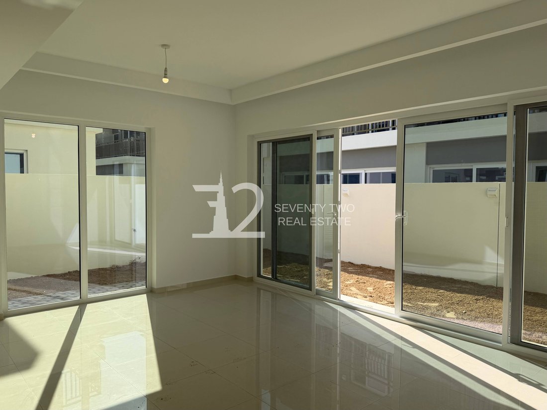 Townhouse in Damac Hills 2, Dubai, United Arab Emirates 4 - 17646537