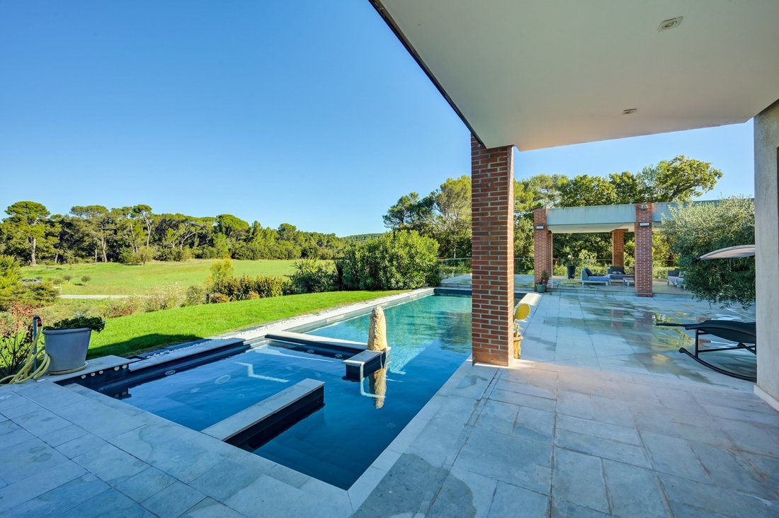 House in Bouc-Bel-Air, Provence-Alpes-Côte d'Azur, France 3 - 17650050