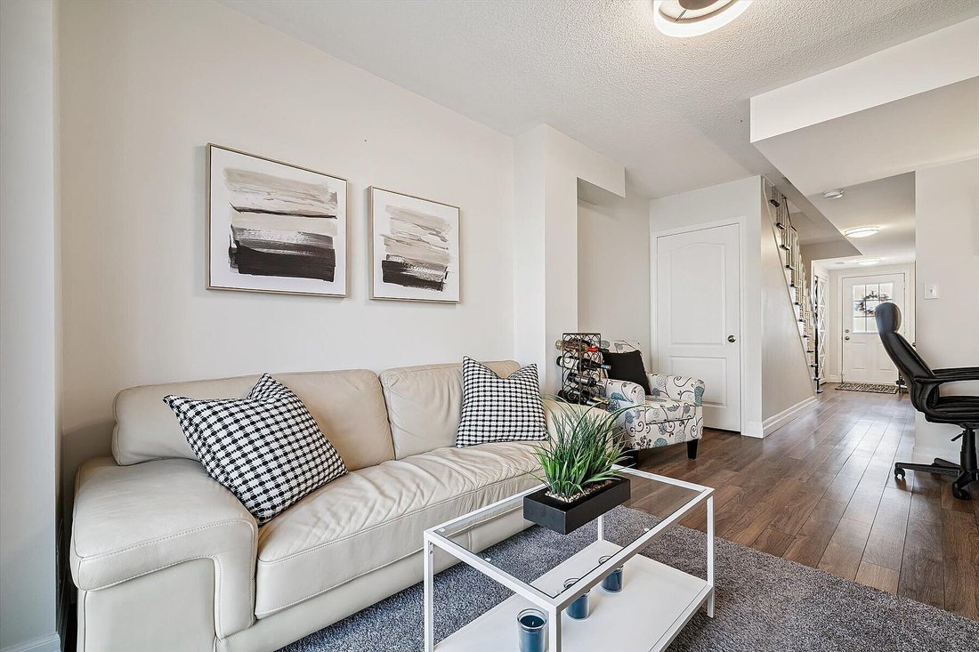 Townhouse in Hamilton, Ontario, Canada 4 - 17647616