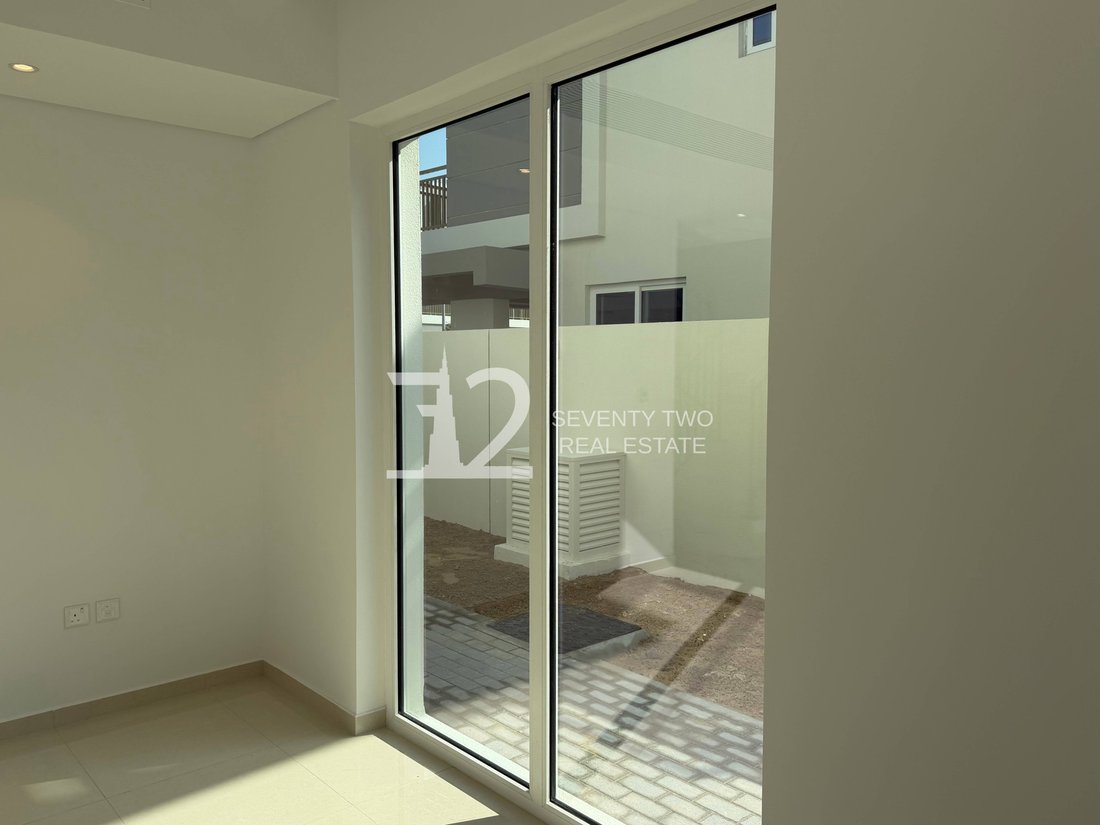 Townhouse in Damac Hills 2, Dubai, United Arab Emirates 5 - 17646537