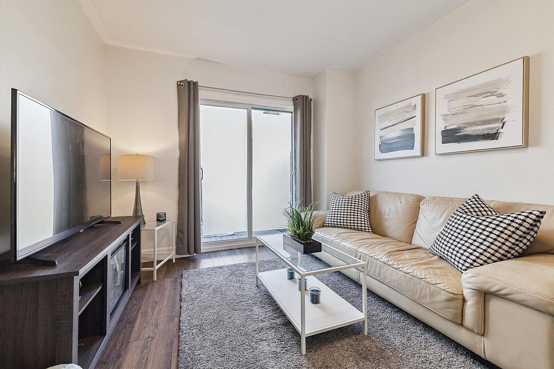 Townhouse in Hamilton, Ontario, Canada 5 - 17647616