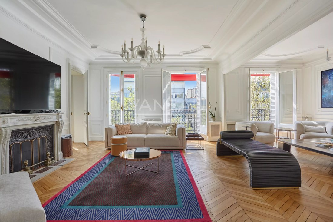 Apartment in Chaillot, Paris 16e Arrondissement, Paris 4 - 17650376