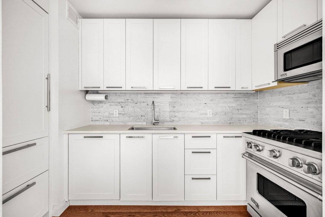 Condo in New York, New York, United States 5 - 17653396