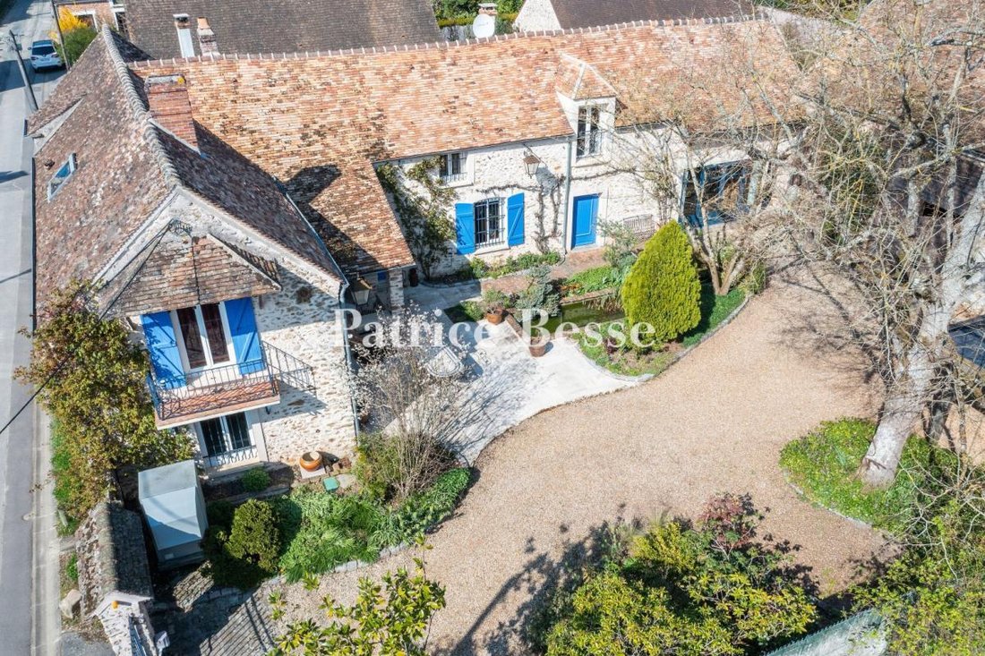 Farm Ranch in Rambouillet, Ile-de-France, France 2 - 17645264