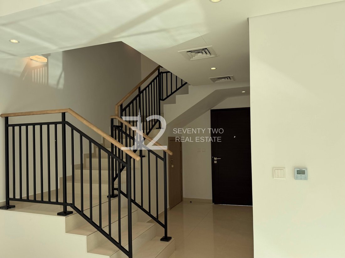 Townhouse in Damac Hills 2, Dubai, United Arab Emirates 3 - 17646537