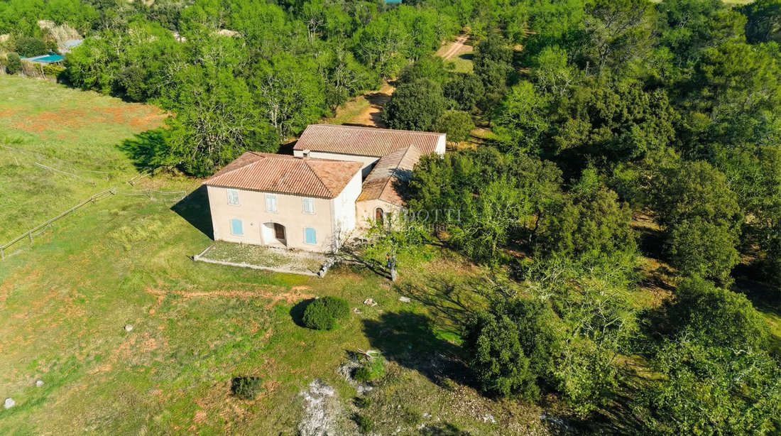 House in Bonnieux, Provence-Alpes-Côte d'Azur, France 1 - 15735941