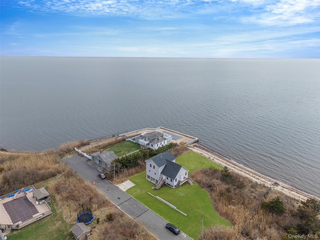 House in East Patchogue, New York, United States 3 - 17533939