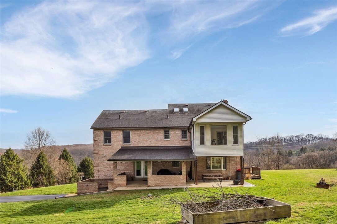 House in Zelienople, Pennsylvania, United States 4 - 17644598
