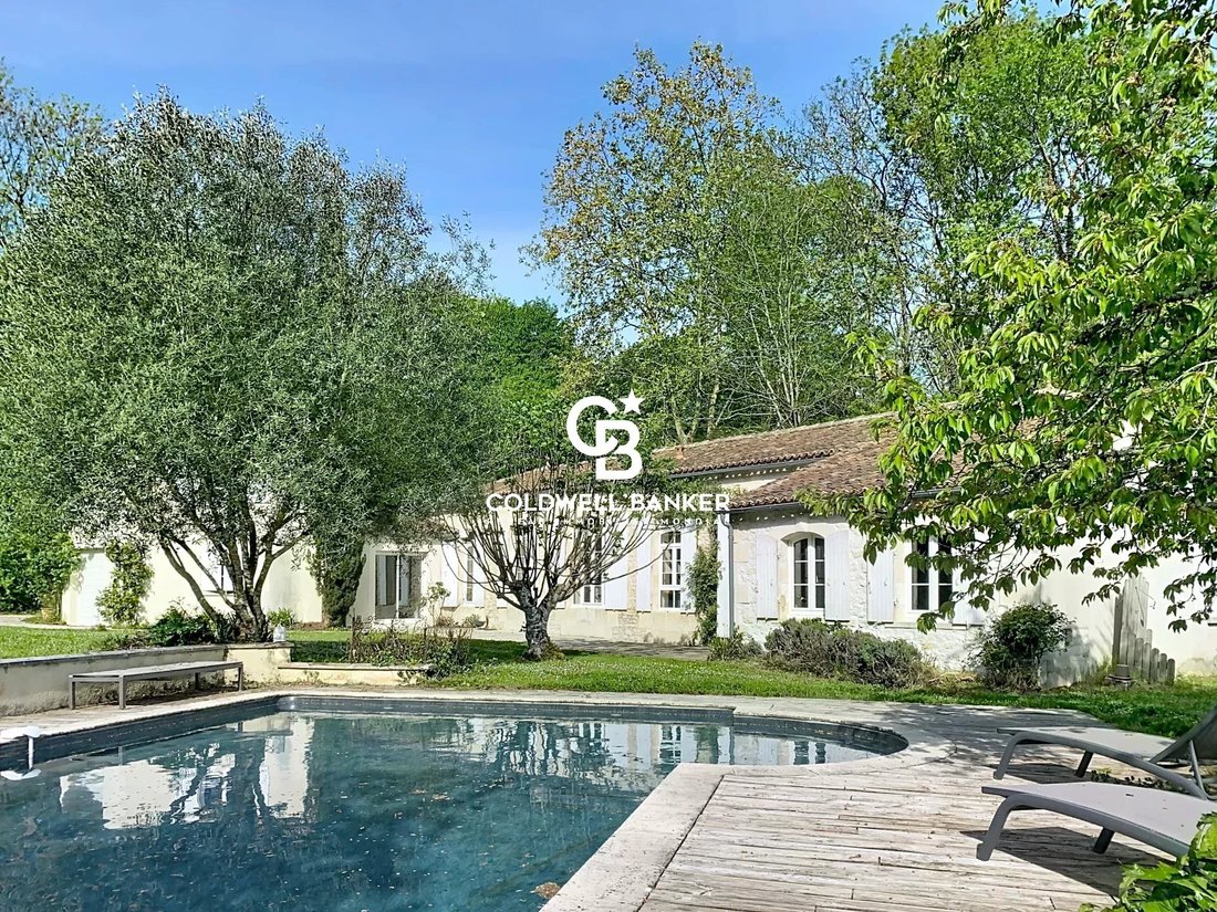 House in Chaniers, Nouvelle-Aquitaine, France 2 - 17646824
