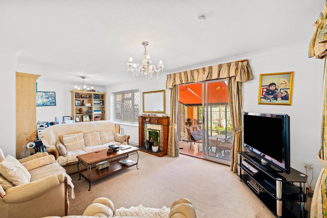 House in Burgess Hill, England 5 - 17646881