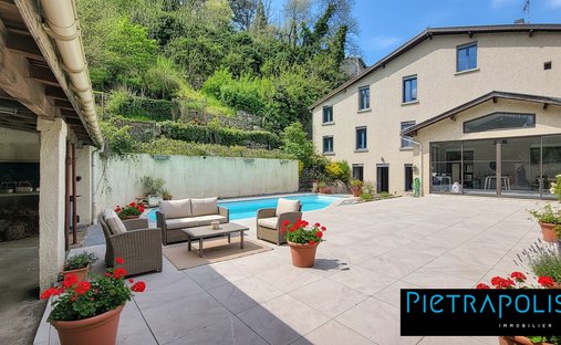 House in Les-Collines, Vienne, France 1