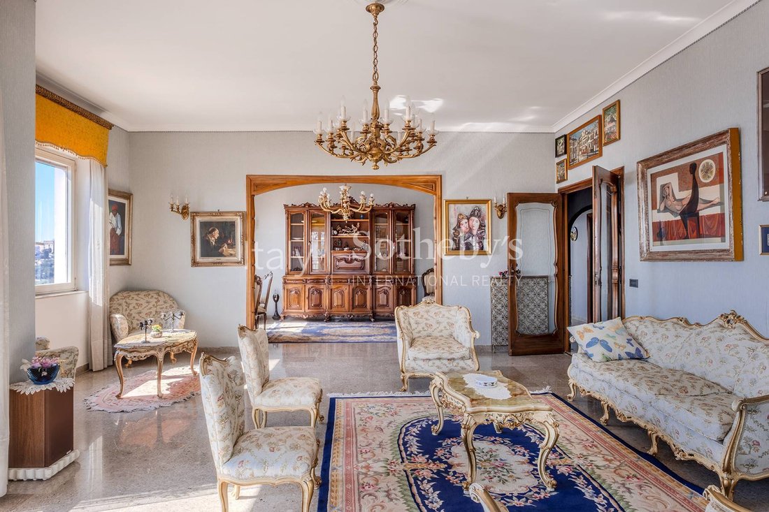 Apartment in Vomero, Naples, Campania 2 - 17653538