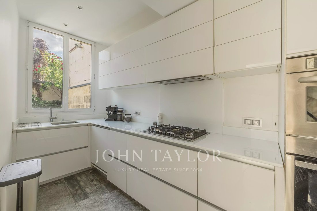 Townhouse in Grand Parc-Chartrons-Paul Doumer, Bordeaux, France 5 - 17650408