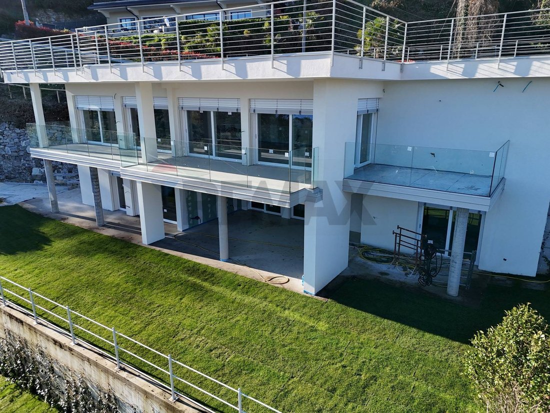 Villa in Stresa, Piedmont, Italy 2 - 17656710