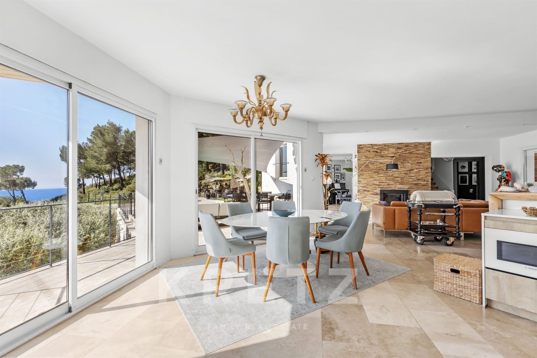 House in Saint-Cyr-sur-Mer, Provence-Alpes-Côte d'Azur, France 5 - 17650347