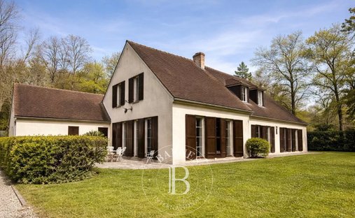 Casa a Ouest, Lamorlaye, Francia 1