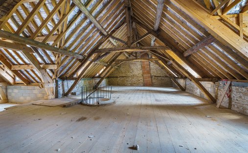 19th Century Château With 4,34 Hectare Wooded Park Swimming Pool Burgundy, Near Beaune