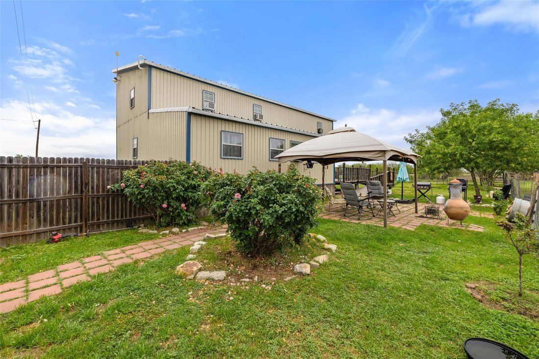 House in Giddings, Texas, United States 1 - 17652025