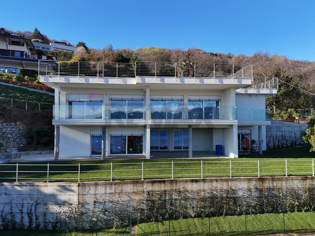 Villa in Stresa, Piedmont, Italy 1 - 17656710