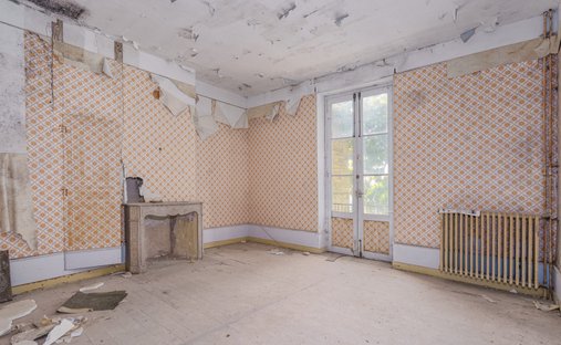 19th Century Château With 4,34 Hectare Wooded Park Swimming Pool Burgundy, Near Beaune